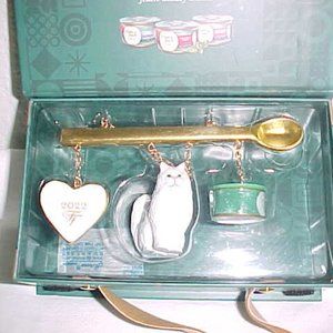 Sealed Fancy Feast CHRISTMAS 2022 Holiday CAT Ornament with Box
